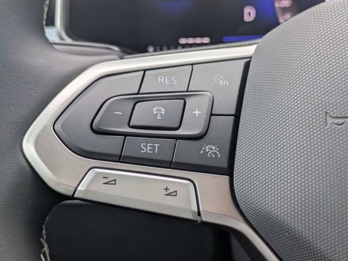 New 2026 Volkswagen Taos SE FWD image 25
