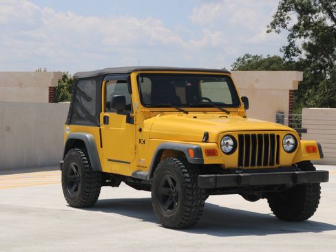 Used 2004 Jeep Wrangler X w/ Convenience Group AWD/4WD image 5