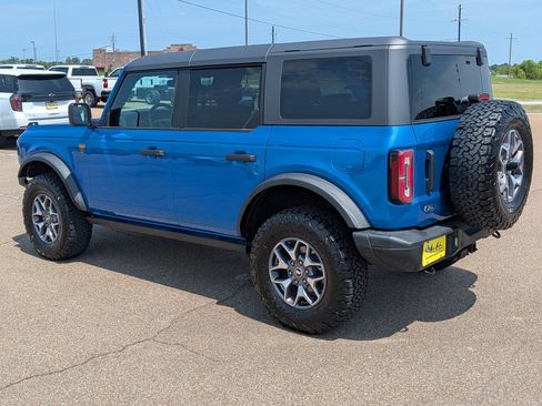 Used 2025 Ford Bronco Badlands AWD/4WD image 3