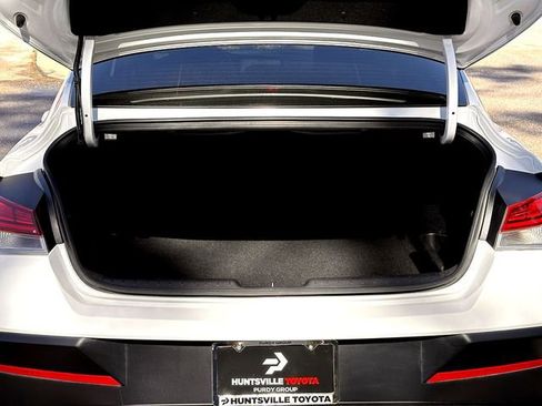 Used 2024 Hyundai Elantra SEL w/ Convenience Package image 31