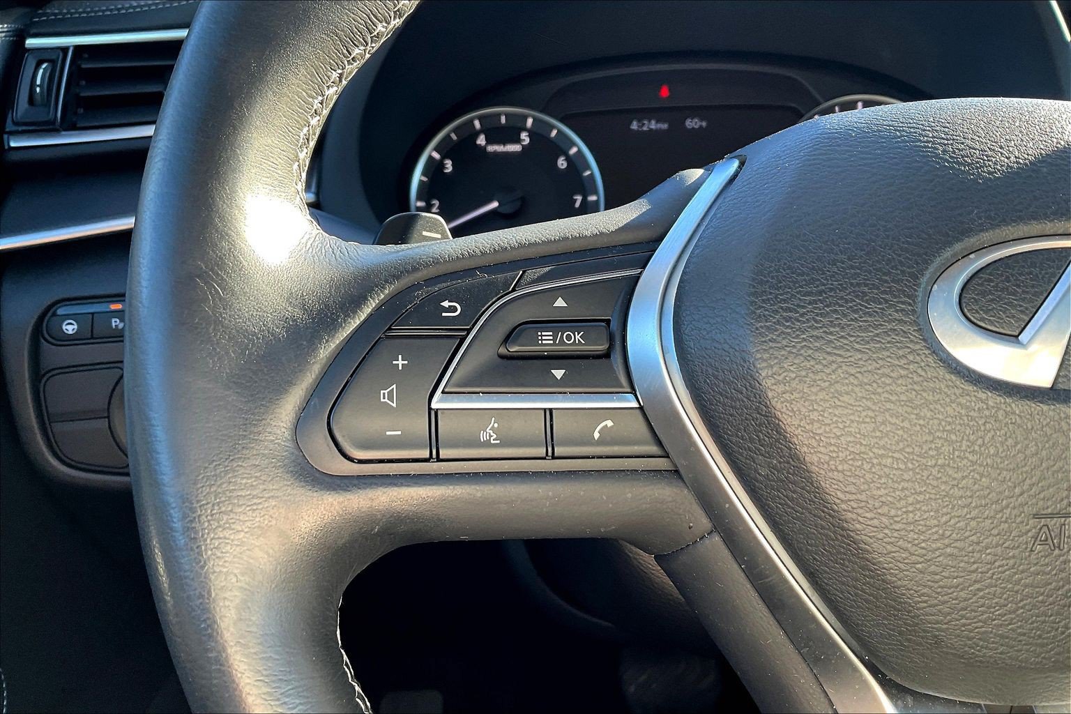 Certified 2024 INFINITI QX50 Luxe AWD/4WD image 11