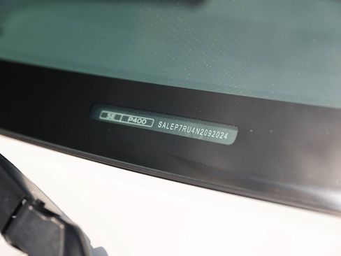 Used 2022 Land Rover Defender 110 SE AWD/4WD image 40