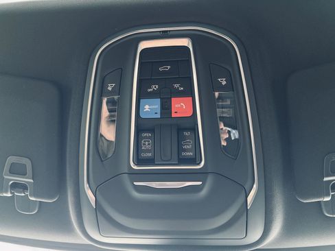 New 2026 Jeep Grand Cherokee Altitude AWD/4WD image 34