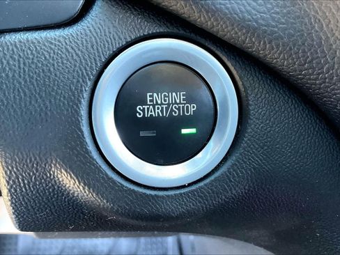 Used 2022 Chevrolet Equinox LT image 32