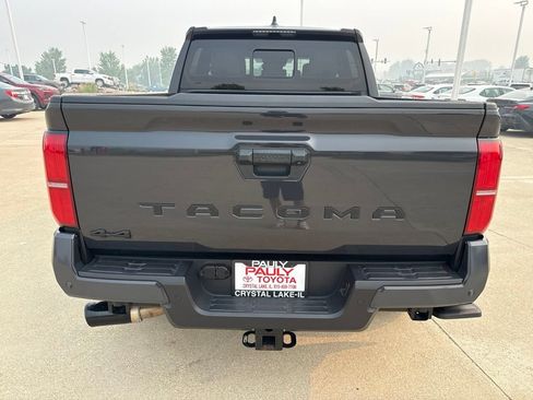 Used 2025 Toyota Tacoma SR5 AWD/4WD image 4