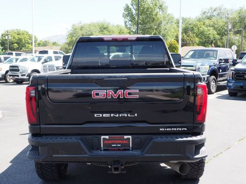 Used 2025 GMC Sierra 3500 Denali w/ Technology Package AWD/4WD image 6