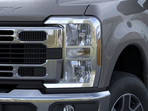 New 2025 Ford F250 XLT image 18
