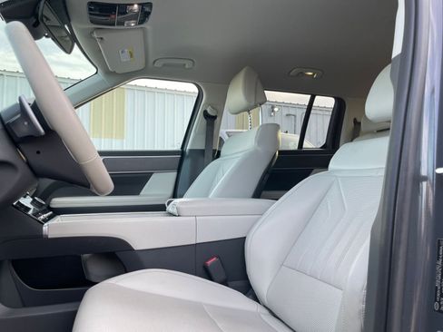 Used 2025 Hyundai Santa Fe SEL FWD image 27