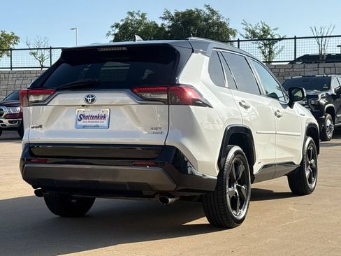 Used 2019 Toyota RAV4 XSE AWD/4WD image 9