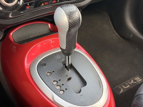 Used 2013 Nissan Juke SL FWD image 27
