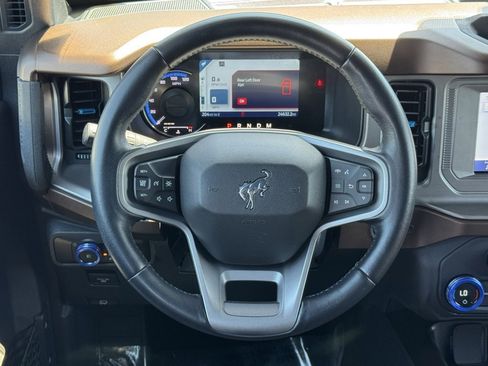 Used 2023 Ford Bronco Outer Banks image 6