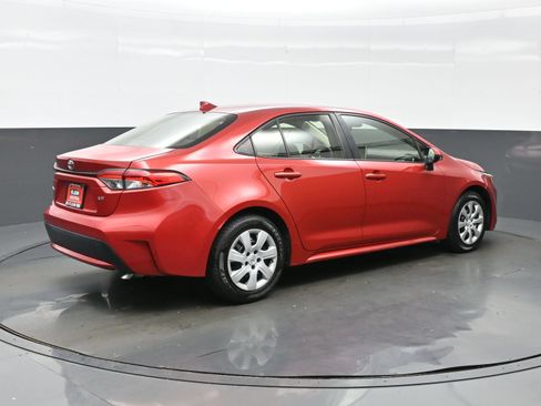 Used 2021 Toyota Corolla LE FWD image 6