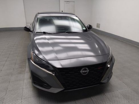 Used 2024 Nissan Altima 2.5 SR FWD image 14
