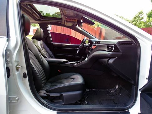 Used 2019 Toyota Camry SE w/ Audio Package FWD image 31