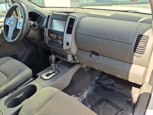 Used 2020 Nissan Frontier SV RWD image 28