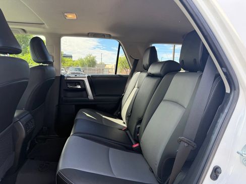 Used 2020 Toyota 4Runner SR5 Premium w/ Moonroof Package AWD/4WD image 9