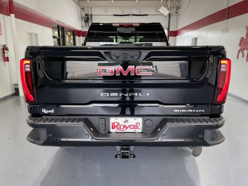 New 2026 GMC Sierra 2500 Denali w/ Denali Reserve Package AWD/4WD image 5