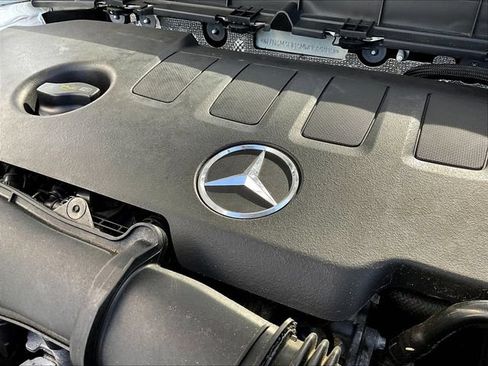 Certified 2021 Mercedes-Benz GLB 250 4MATIC image 33