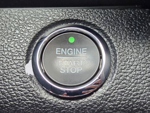 Used 2019 Ford F150 Platinum w/ Equipment Group 701A Luxury AWD/4WD image 19