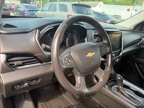 Used 2019 Chevrolet Traverse LT AWD/4WD image 16