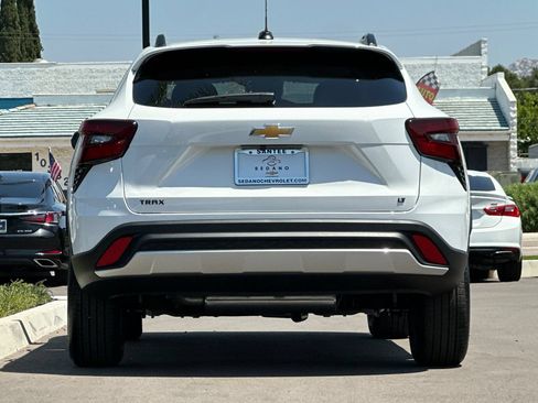 New 2026 Chevrolet Trax LT FWD image 5