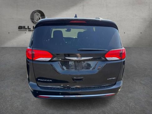 Used 2019 Chrysler Pacifica Limited w/ Tire & Wheel Group image 3