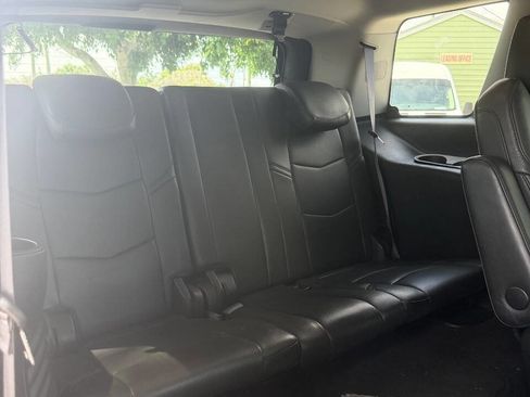 Used 2017 Cadillac Escalade Luxury RWD image 15