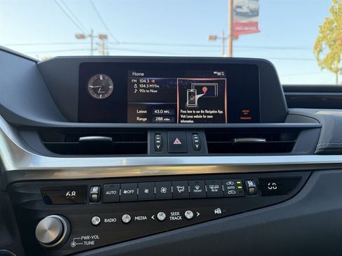 Used 2021 Lexus ES 300h w/ Premium Package FWD image 16