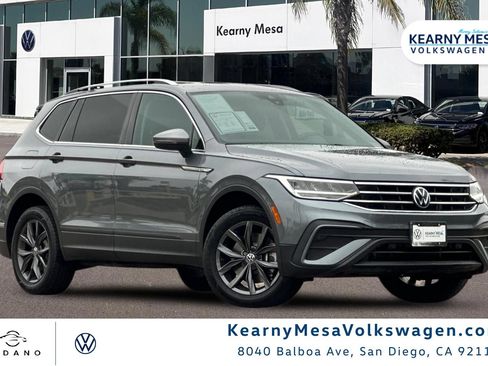 Used 2023 Volkswagen Tiguan SE FWD image 1