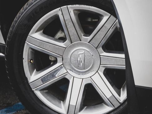 Used 2016 Cadillac Escalade ESV Luxury image 32