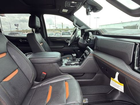 Used 2024 GMC Sierra 1500 AT4 w/ Technology Package AWD/4WD image 33