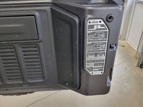 Used 2021 Jeep Wrangler Unlimited Sahara AWD/4WD image 54