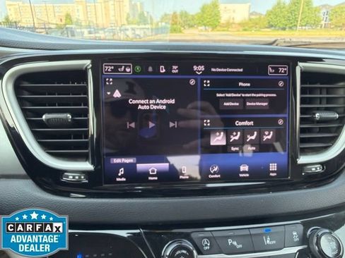 Used 2021 Chrysler Pacifica Touring-L FWD image 17