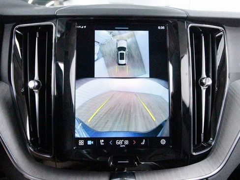 Certified 2025 Volvo XC60 B5 Plus image 17
