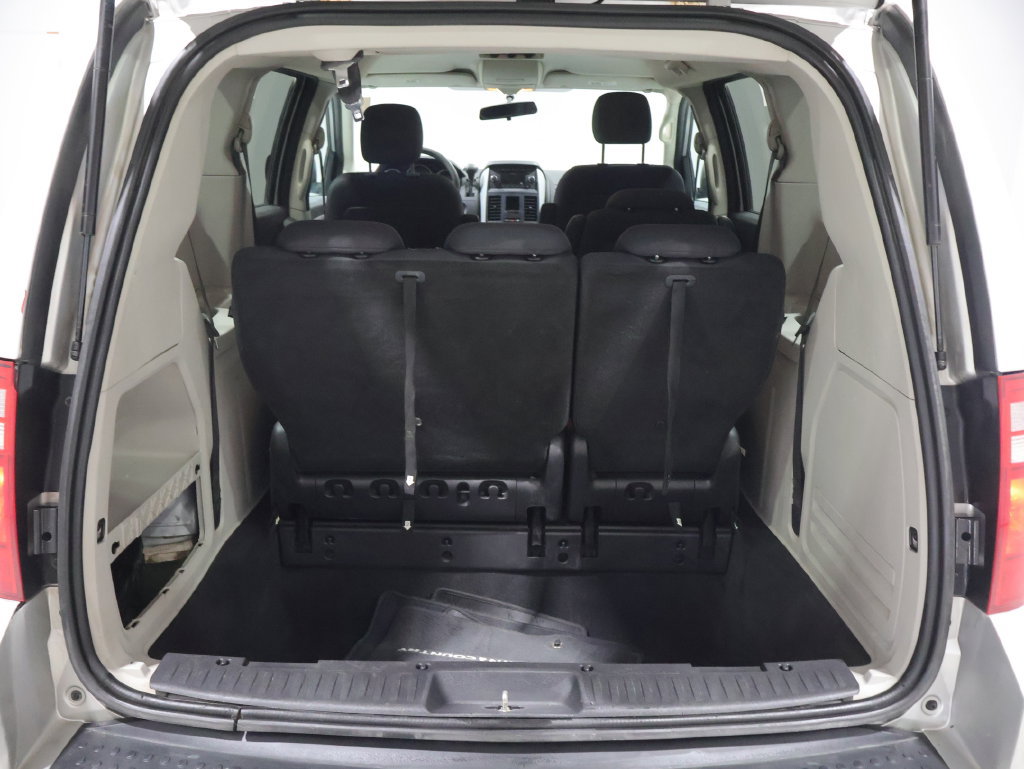 Used 2009 Dodge Grand Caravan SE w/ Climate Group FWD image 12
