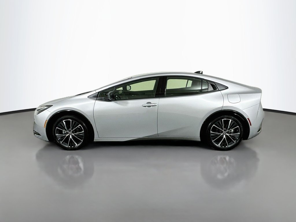 Used 2026 Toyota Prius XLE FWD image 8