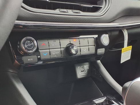 New 2026 Jeep Compass Altitude image 13