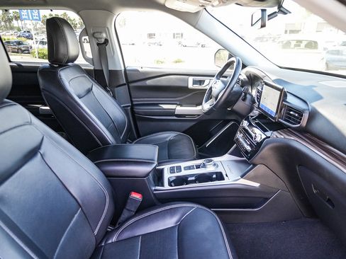 Used 2023 Ford Explorer Limited RWD image 17