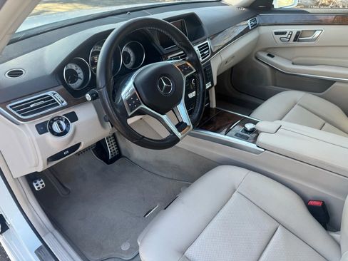 Used 2014 Mercedes-Benz E 350 4MATIC Sedan image 19