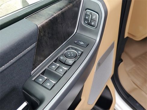 Used 2024 Ford F450 Lariat w/ Chrome Package image 17