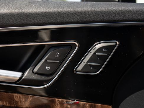 Used 2018 Audi Q7 3.0T Premium Plus w/ Premium Plus Package AWD/4WD image 37