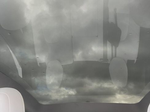 Used 2021 Tesla Model Y Long Range image 3