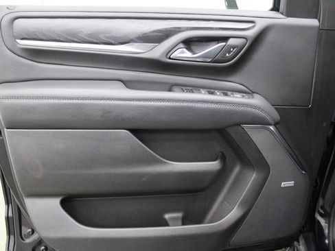 Used 2022 GMC Yukon XL Denali AWD/4WD image 11