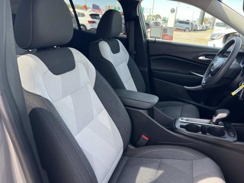 Used 2024 Chevrolet Trax LS w/ LS Convenience Package image 29