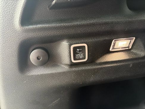 Used 2024 Jeep Grand Cherokee L Laredo AWD/4WD image 11