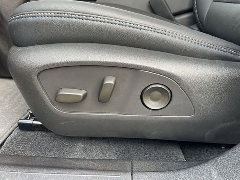 New 2026 Chevrolet Equinox EV LT AWD/4WD image 12