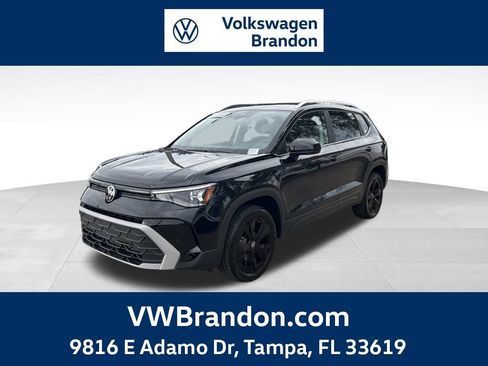 New 2026 Volkswagen Taos SE FWD image 1