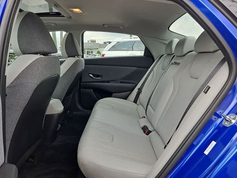 Used 2024 Hyundai Elantra Limited FWD image 9