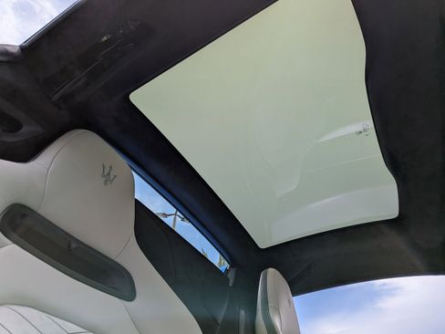 Used 2023 Maserati MC20 Spyder RWD image 17