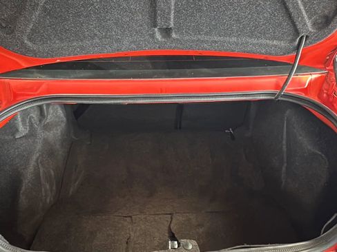 Used 2019 Dodge Challenger R/T RWD image 39